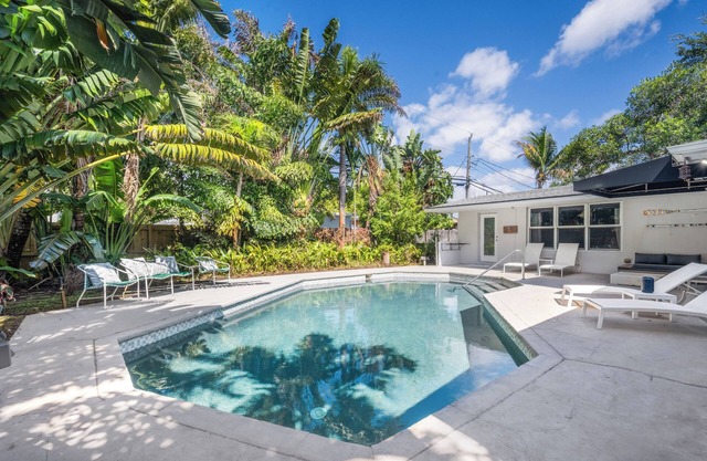 FORT LAUDERDALE Amplia casa con piscina y jardín.