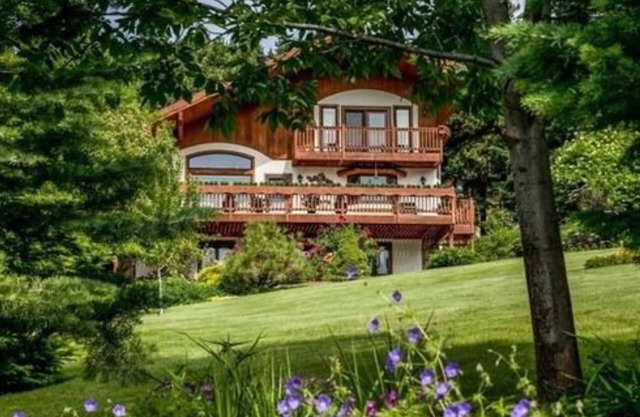 Fox Den Bed and Breakfast