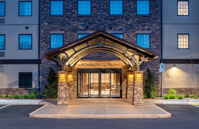 Free Breakfast. Pool. Gym. Great for Business Travelers!