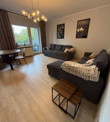 Friends & Family KEN Apartment 80m2, metro Stoklosy