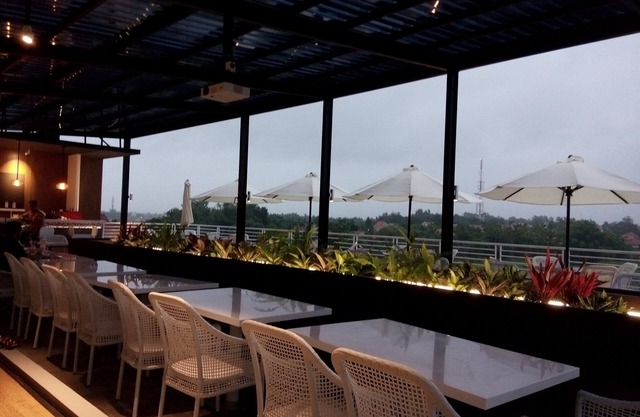 Front One Hotel Pamekasan Madura