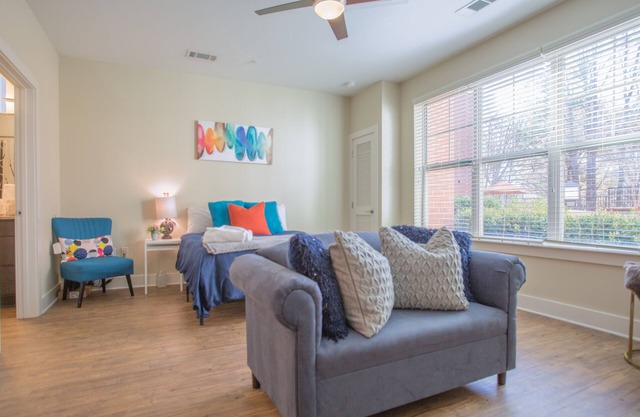 Frontdesk - Mezzo 1 Southpark Apts Charlotte, NC
