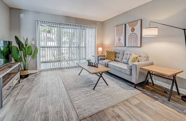 FRONTDESK Pier 5350 Apts Woodland Acres Jacksonville