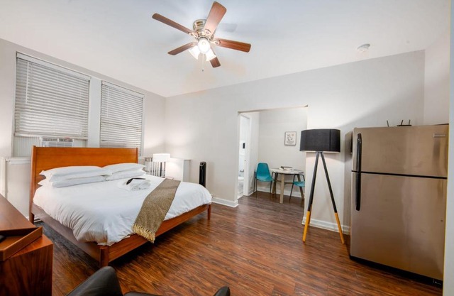 FRONTDESK Relaxing Studio Apt near Jackson Park