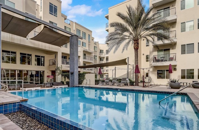 FRONTDESK Uptown Phoenix Apartments