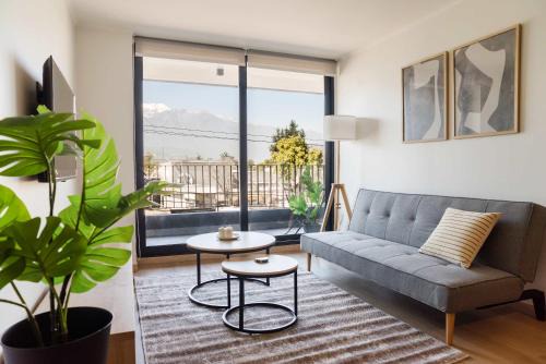 Full Stylish 2BR Oasis for 5 in Lively Las Condes