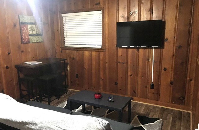 Fully Furnished Executive Rental (Studio 1-Bath Pets Allowed)
