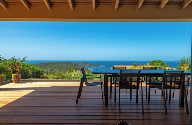 Fully renovated family home, authentic setting, 5min from the beach