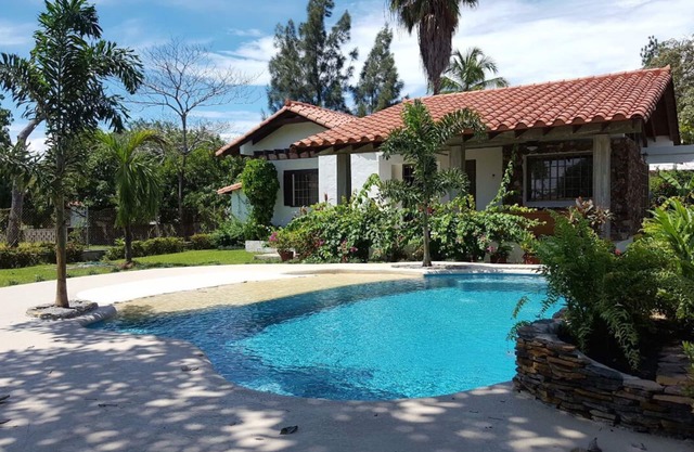 Beach Community Cottage - A pie de la hermosa playa de Coronado! ¡Disfruta una nueva piscina!