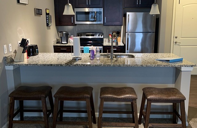 Fully Stocked Apartment, Close to Everything!