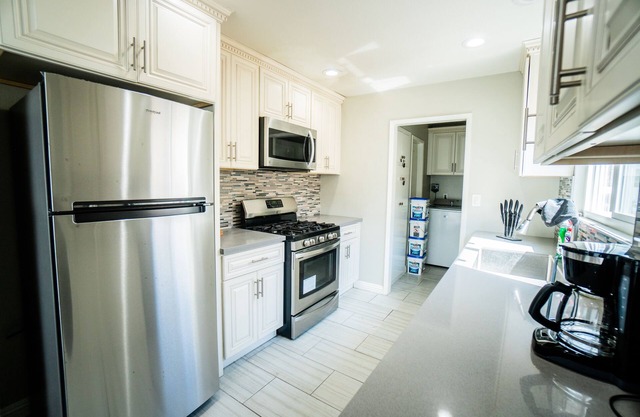 FUN home w/ POOL TABLE 12 MILES TO DISNEY