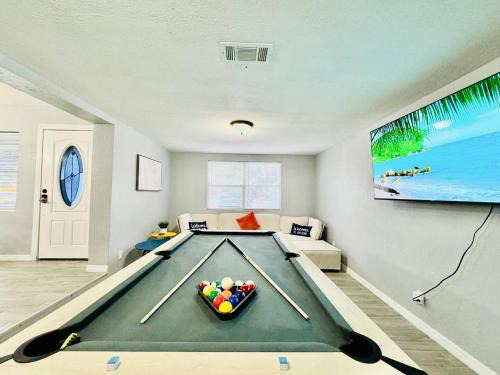 Fun Stay Near Seufsc Pool Table Parking