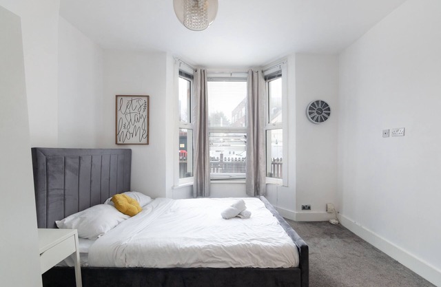 Fun & Stylish Ground Floor Apartment w/ Games Room!