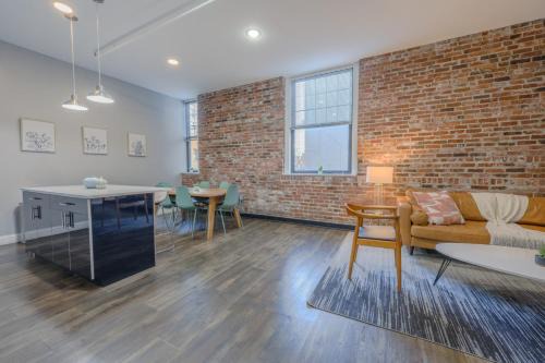 Furnished Luxury 3br, 2ba Loft