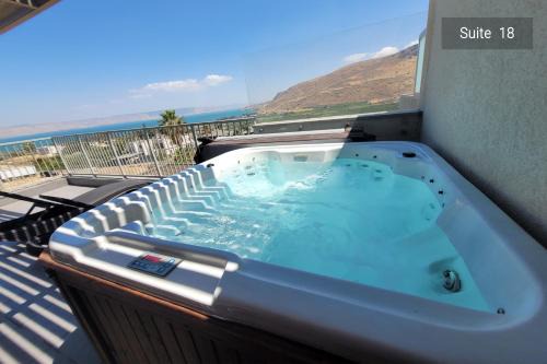 Galilee Escape Private Pool or Jacuzzi Retreat