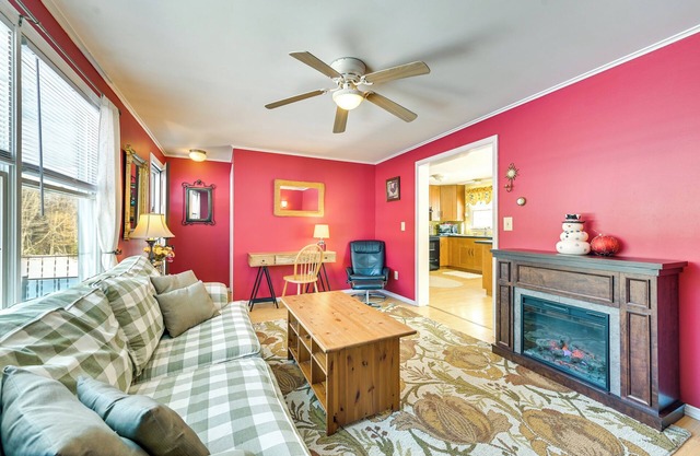 Game Room & Yard: Charming North Creek Home!