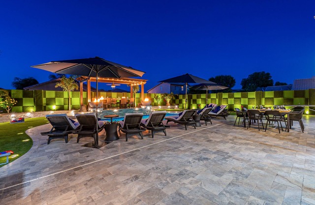 Gangster 7BR/4 bath Home w/250k yard /Heated Pool/ Arcade/ & Game Room-SC