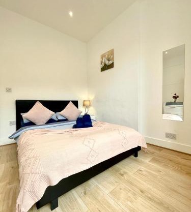 Garden Flat-Great Transport Link to Central London