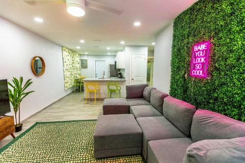 Garden-inspired Stay, Walk To Bay & Downtown