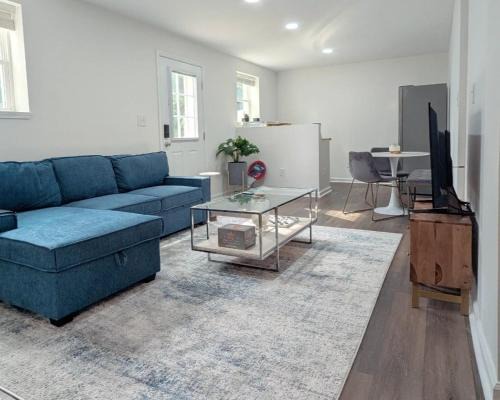 Garden Level Gem of a 1BR Suite!