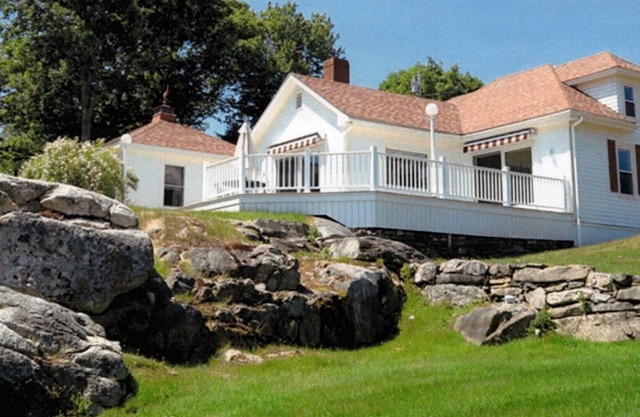 GATEHOUSE The Moorings Resort, vista al mar, piscina y cerca de la playa de Pemaquid.