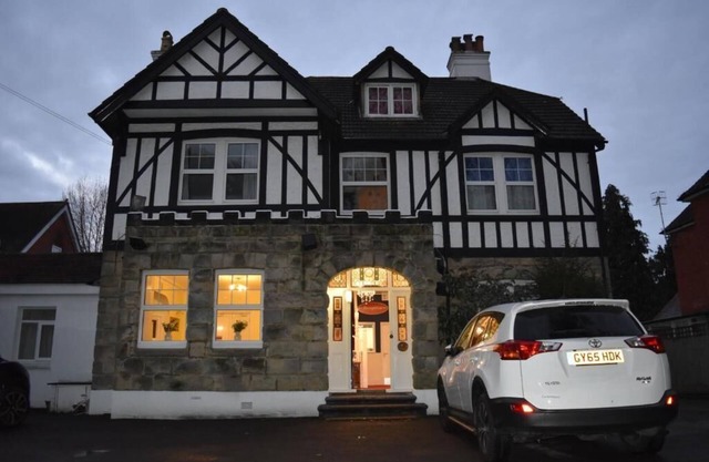 Gatwick Castle B&B
