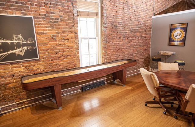 Georgia Street 4 Bedroom Condo Downtown!!