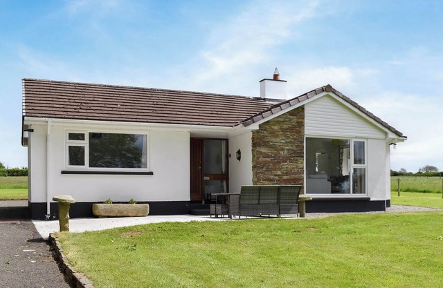 Alojamiento de 3 habitaciones en Callington