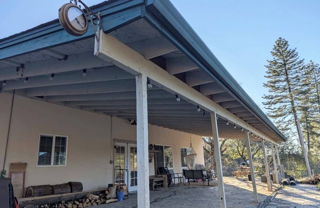 Getaway to Yosemite with this Charming Relaxing 2 bed + 2 full bath lodge