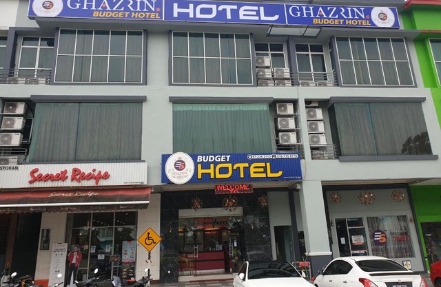 Ghazrins Hotel Dataran Larkin