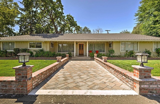 Gilroy Home w / Deck en 20 acres - 7 millas al centro de la ciudad!