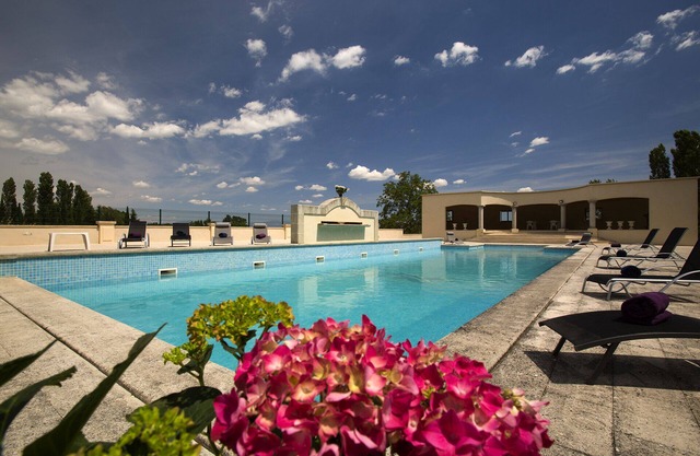Plan des Aires cabaña con piscina
