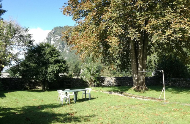 Gritchou cabaña cerca del Ossau y el acantilado a los buitres