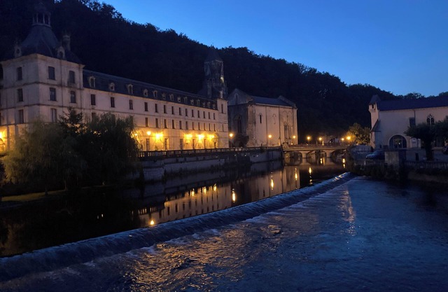 Gite with pool access in the heart of Brantome