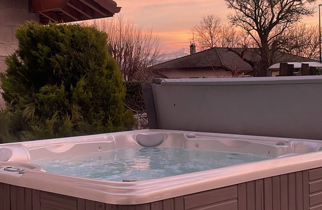 Cottage with private spa