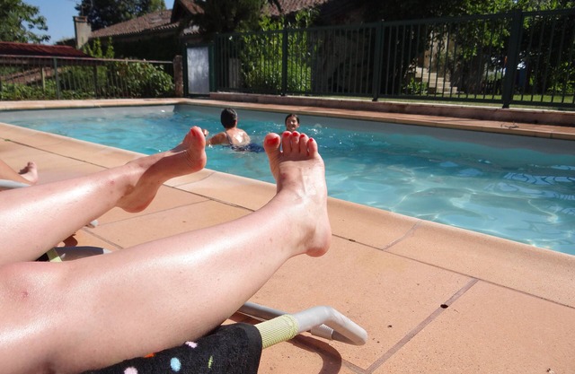 Casa rural con piscina, campo y wifi 8 personas y 2 bebés, animales de granja.