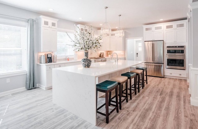 Glamorous, Upscale 5B Hyde Park Home w/Outdoor Patio