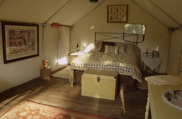Glamping Tent II, ubicada en el Rancho 80 Acre, Helena Mt