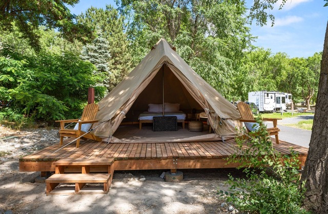 Luxury Lakeview Glamping on Soap Lake