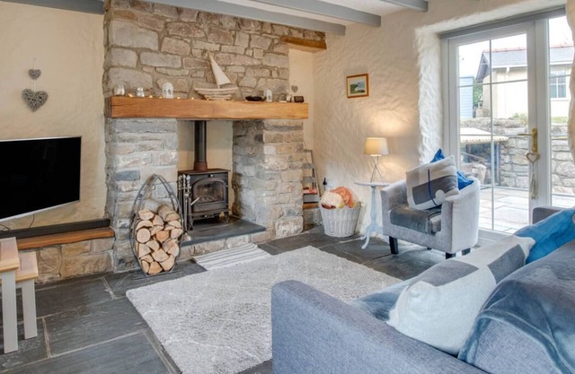 Glenview in the beautiful Llanmadoc