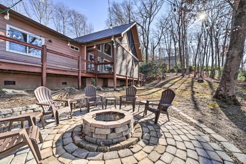 Glenville Serenity Lodge with Lake Views!