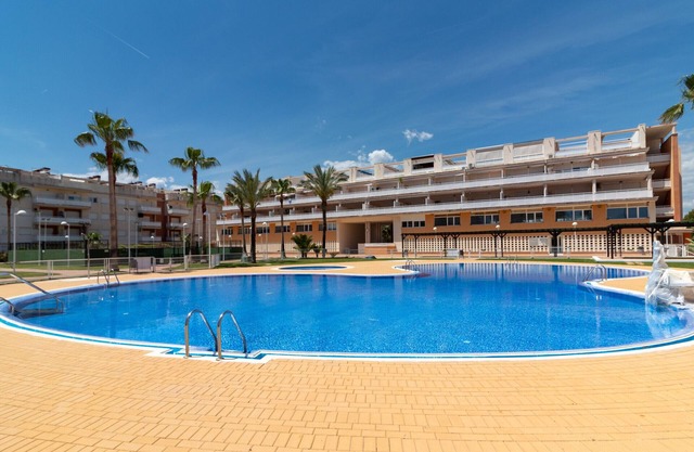 Global Properties: Planta baja con piscina en Almenara