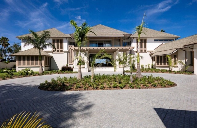 Godings Beach House by Fantasia Villas