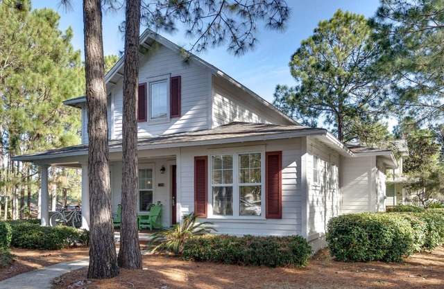 Golfing Around in Laurel Grove at Sandestin by Destin Getaways