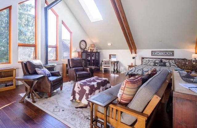 The Gooserosa Bed & Breakfast Farm Stay