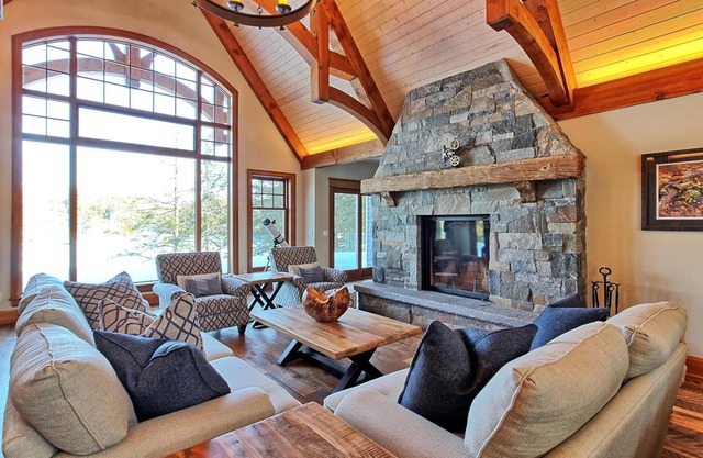 Hermosa cabaña familiar de 8 dormitorios y 6 baños en el lago Rosseau. Habitación Muskoka! ¡Mesa de billar!