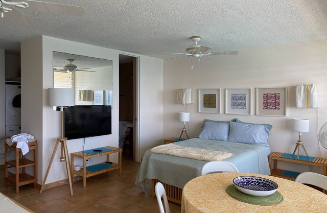 Recientemente renovado frente a la playa Estudio en Playa Azul I