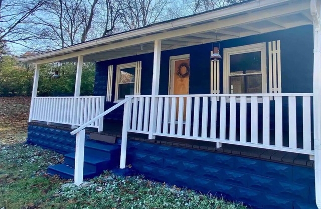 Gorgeous Cottage 15 minutes from Downtown Knoxville!