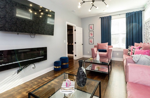 Gorgeous Home - 6min to DT - 4BR