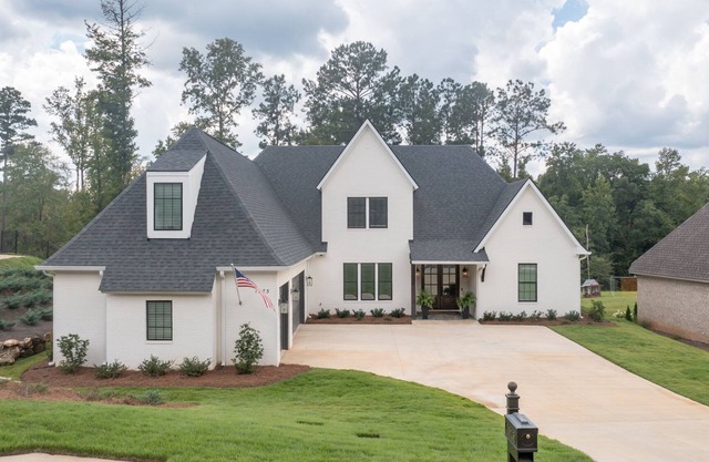Gorgeous Home so close to Downtown Auburn and Auburn University!!